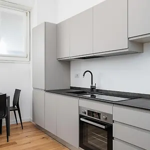 https://italianway-ippolito-nievo-28.italymilanhotels.net